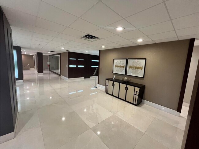 Building Photo - 3500 Galt Ocean Dr