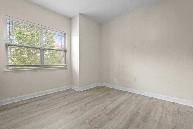 Building Photo - Come Home Smiling to This Beautiful 3-Bed, 3-Bath in Port Wentworth!