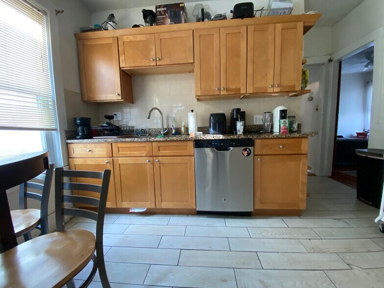 Building Photo - 24 Darling St