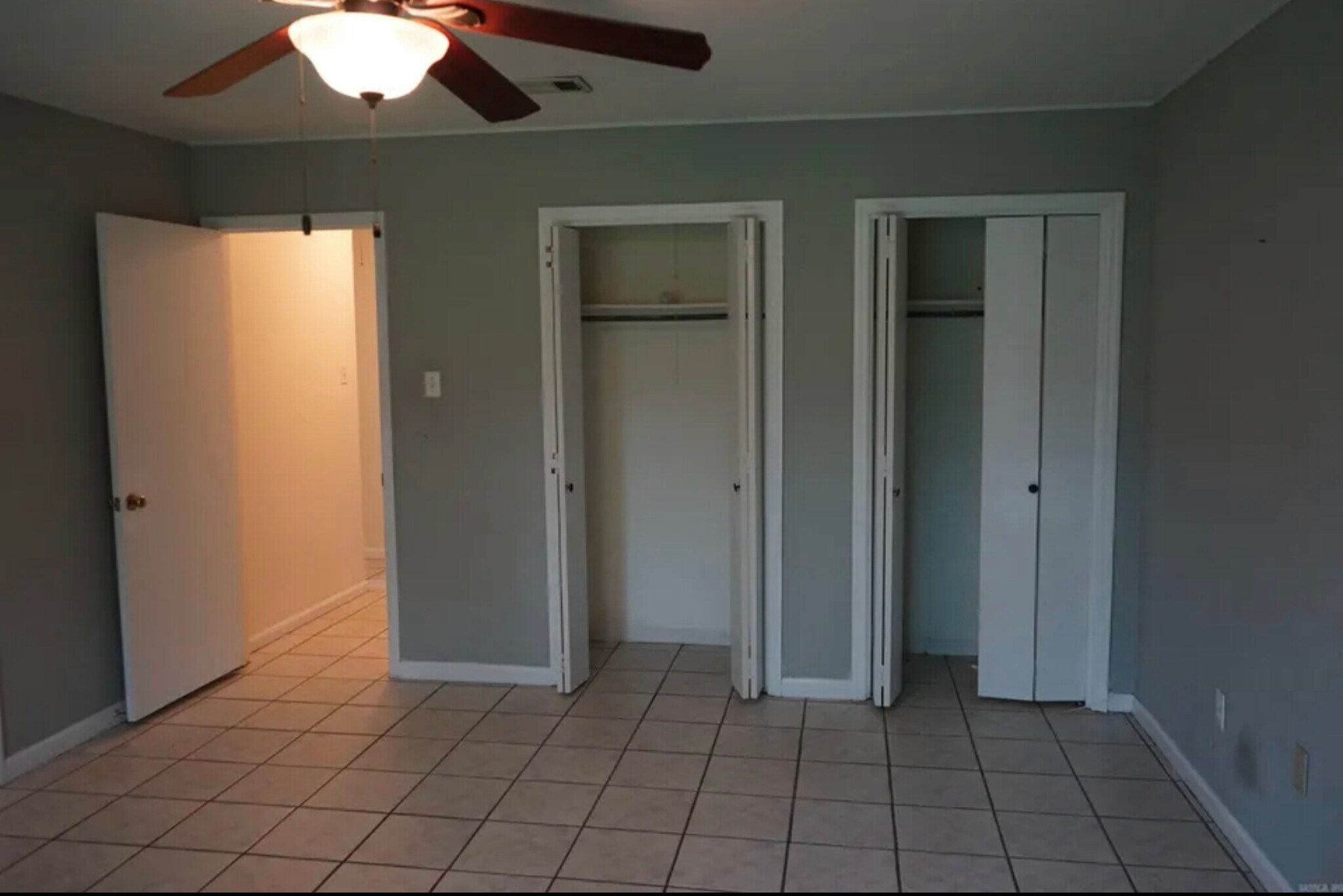 Building Photo - 1412 Green Mountain Dr