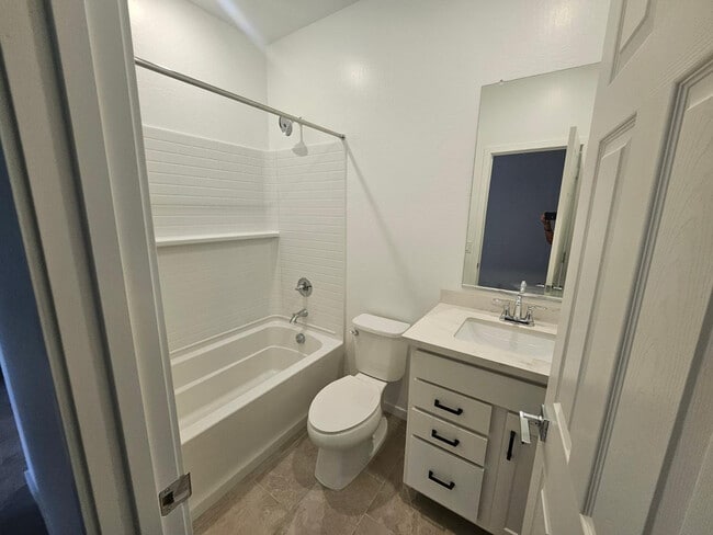 Building Photo - 548 Fremont Pass