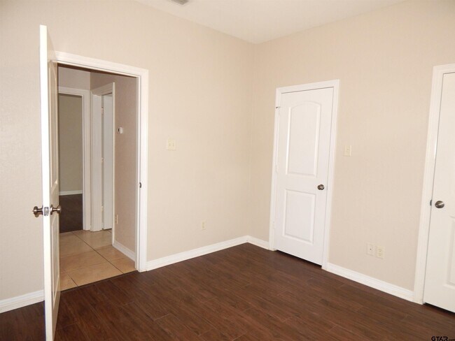 Building Photo - 5622 Andover Dr