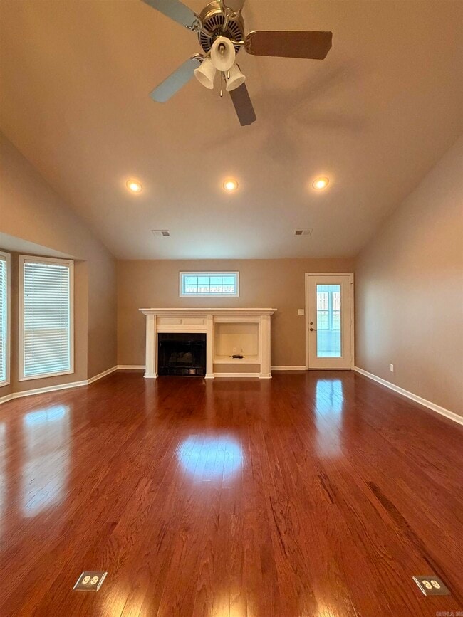 Building Photo - 31 Enclave Cir