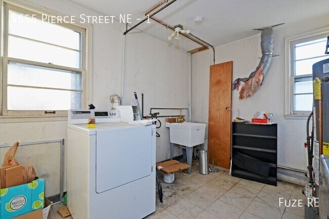 Building Photo - 4655 Pierce St NE