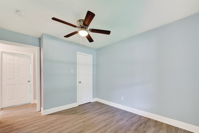 Building Photo - 3031 Groton Dr