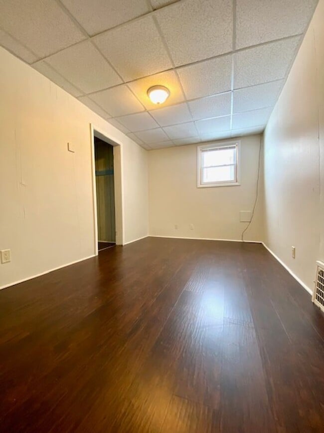 Building Photo - 714 4th St