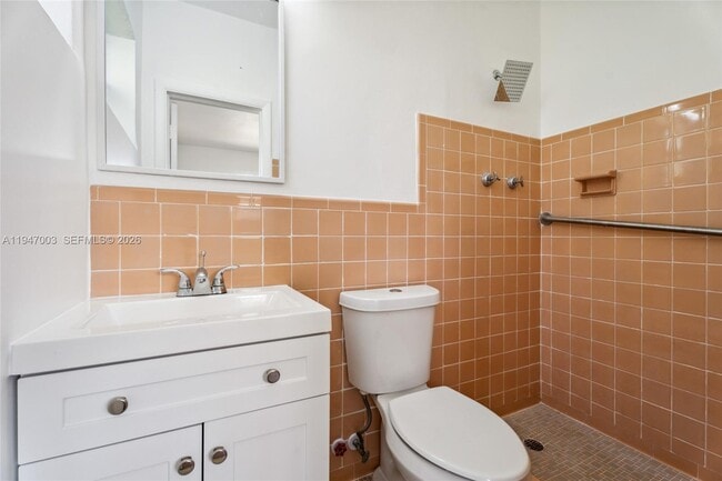 Building Photo - 825 85th St