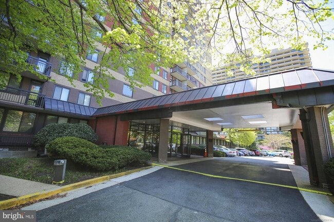 Building Photo - 801 S Pitt St