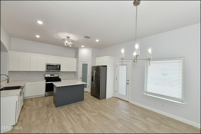 Building Photo - 142 Ruth Trl