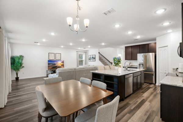 Building Photo - 14282 Coronado Dr