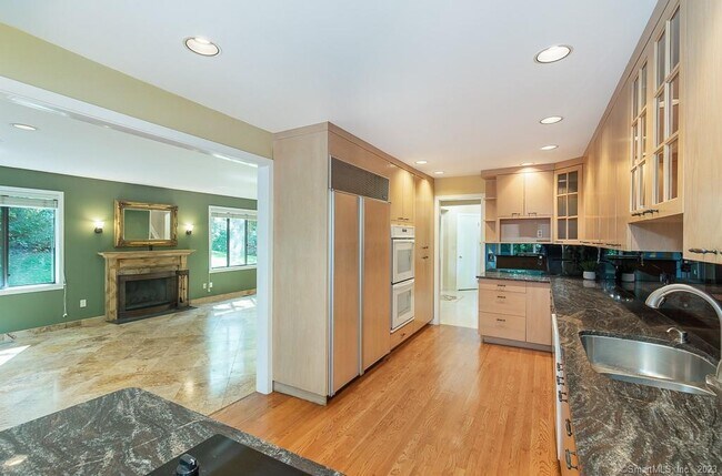 Building Photo - 585 Webbs Hill Rd