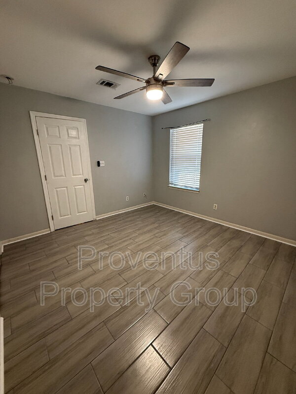 Building Photo - 1330 Pinnacle Dr