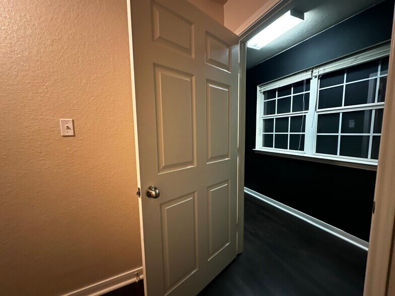 Office / Study - 13611 Woodstone Way