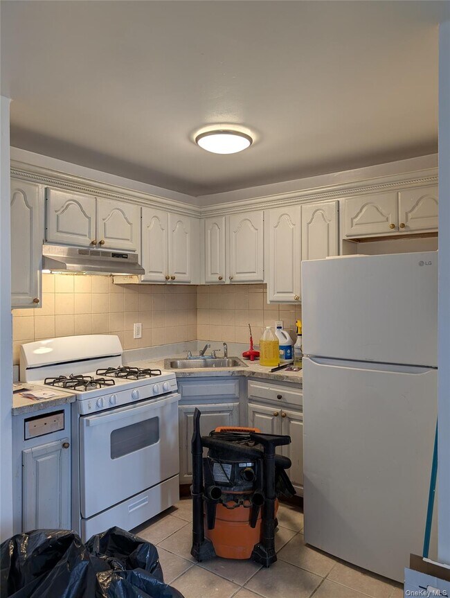 Building Photo - 5-28 B 32nd St