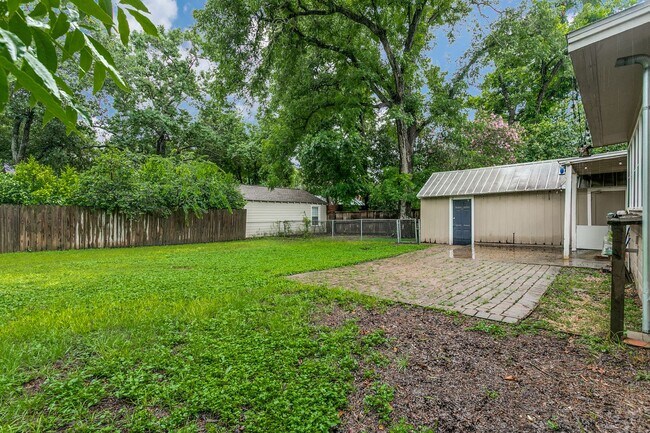 Building Photo - CHARMING ALAMO HEIGHTS COTTAGE