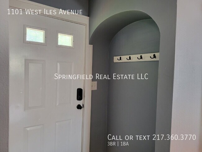 Building Photo - 1101 W Iles Ave