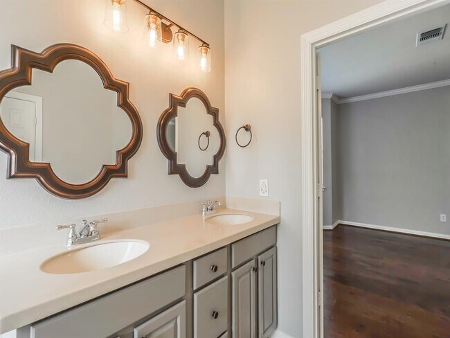 Building Photo - 5511 Wild Milberry Dr