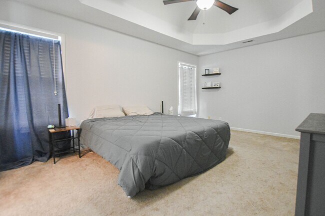 Building Photo - Pet Friendly in Sango!