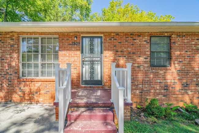 Building Photo - 2809 Lay Ave