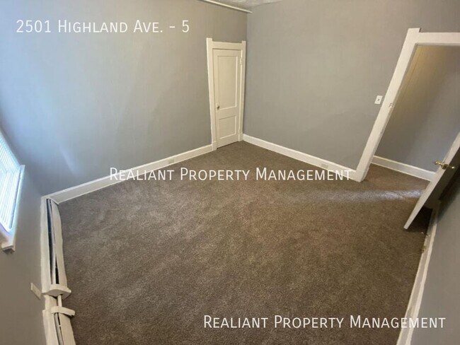 Building Photo - 2501 Highland Ave