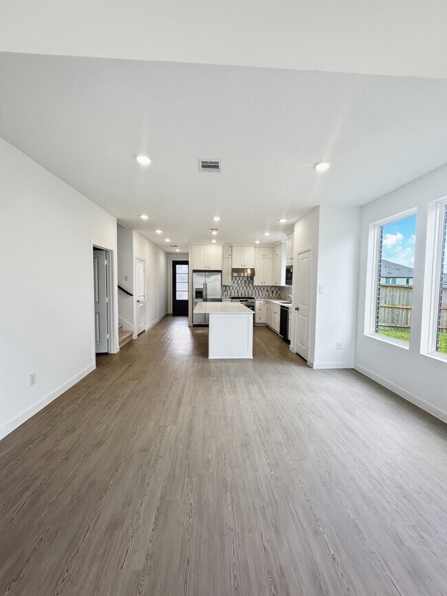 Building Photo - 26915 Nightingale Songs Dr