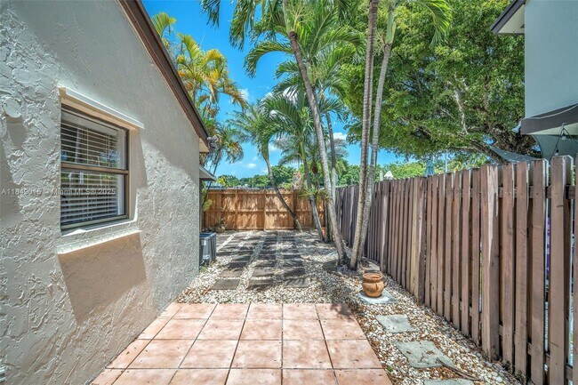 Building Photo - 6611 SW 127th Ct