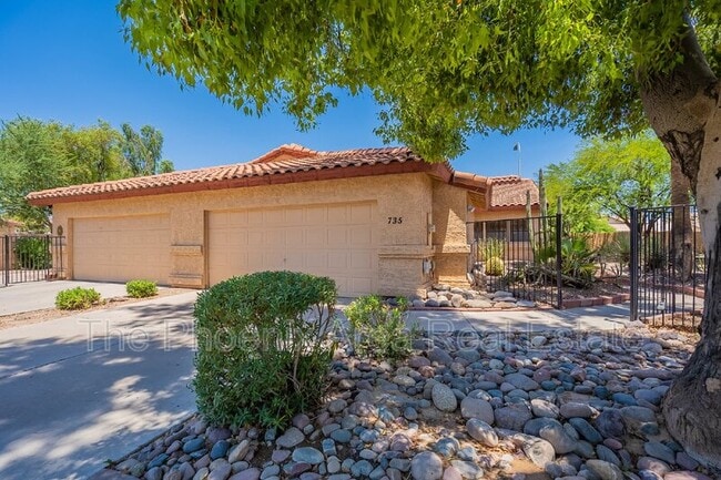 Building Photo - 735 N Tangerine Dr