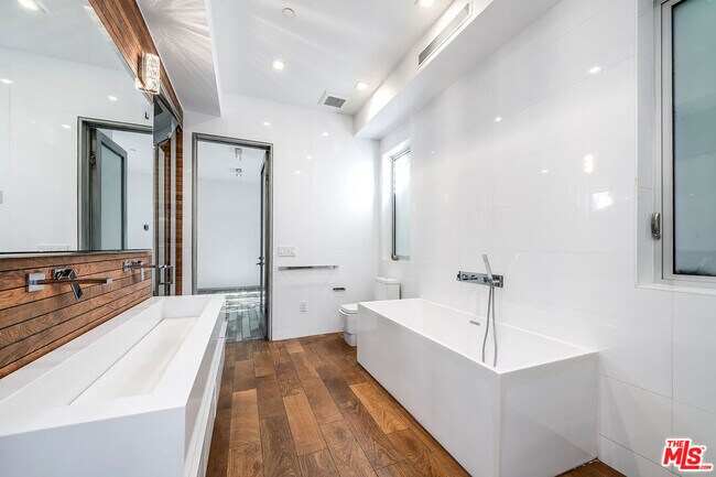 Building Photo - 16457 Westfall Pl