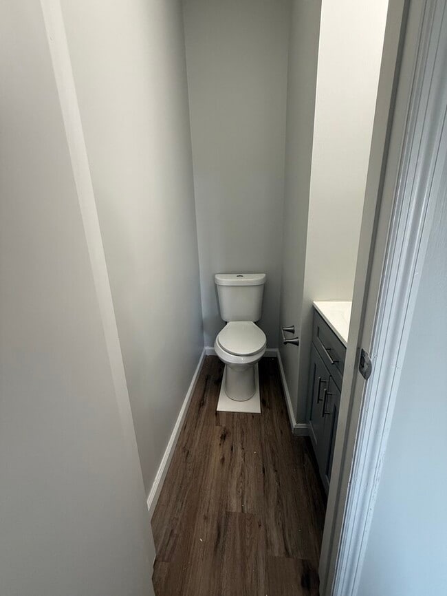 Building Photo - Townhome