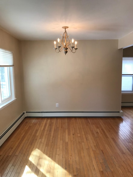 Building Photo - 3799 Fieldview Ave