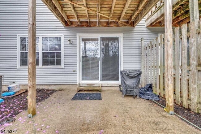 Building Photo - 30 Birch Terrace