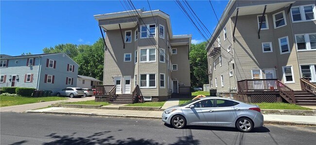 Primary Photo - 320 4th Ave