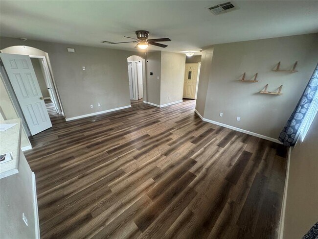 Building Photo - 108 Mesa Dr