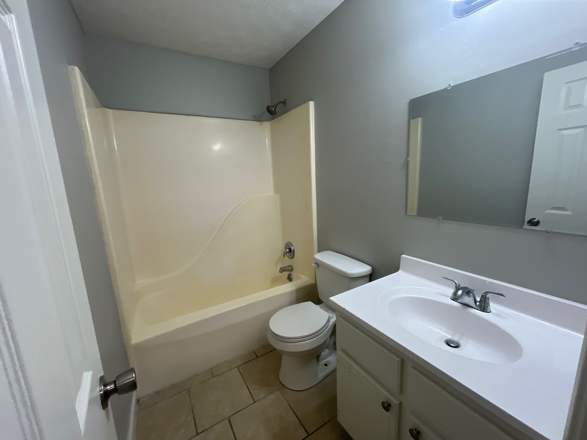 Building Photo - 17 Susan Cv