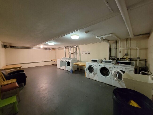 Building Photo - 180 Mountain Ave