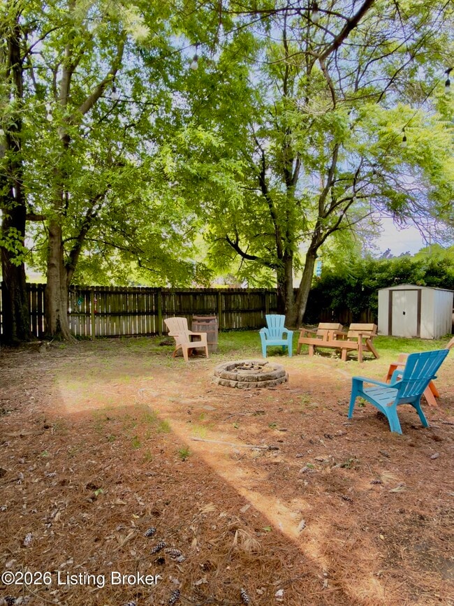 Building Photo - 2125 Crittenden Dr