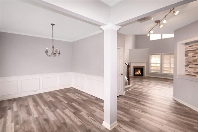 Building Photo - 2389 White Alder Dr NE