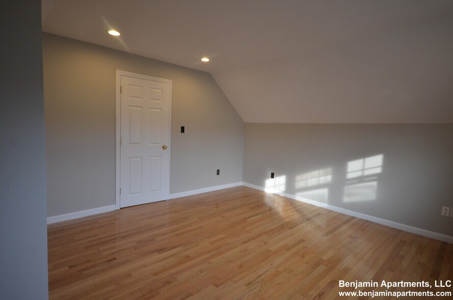 Building Photo - 20 Benton Rd