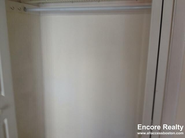 Building Photo - 8 Kittredge St