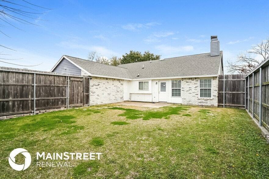 Building Photo - 6205 Scenic Dr