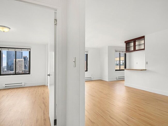 Building Photo - 1105 Spring St