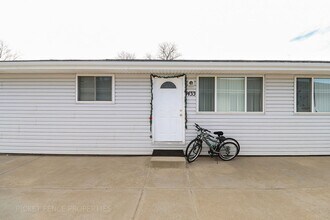 Building Photo - 3 bedroom Apartment in loveland!