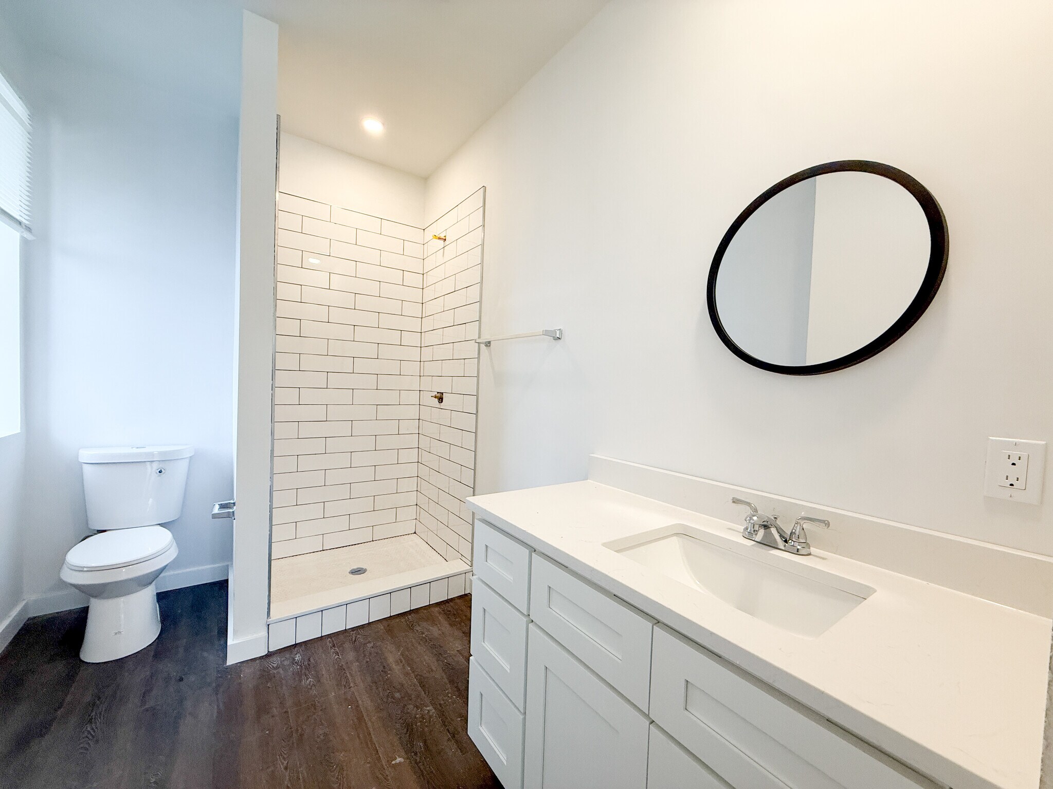 Building Photo - 67 Perrin St