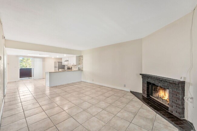 Building Photo - FULLY REMODELED UPSTAIRS CONDO | 3 BEDROOM | GRANITE COUNTERS | LAKE MEAD & JONES