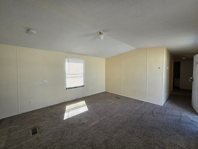 Building Photo - 2412 Cattail Cir
