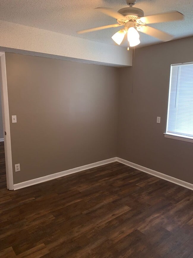 Building Photo - 1712 Eagles Pl