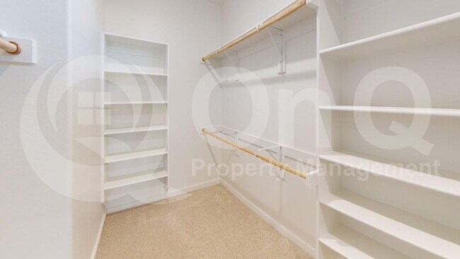 Building Photo - 714 Melody Hl Dr