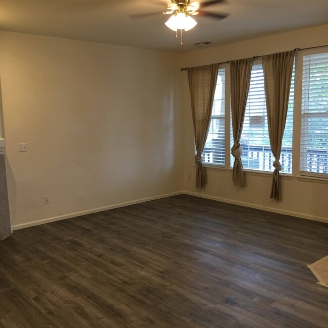 Building Photo - 1645 Cherry Hills Ln