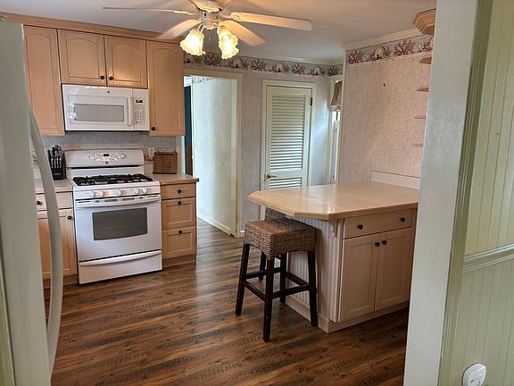 Building Photo - 1511 River Rd