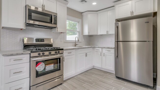 Building Photo - 327 Brookfield Pl